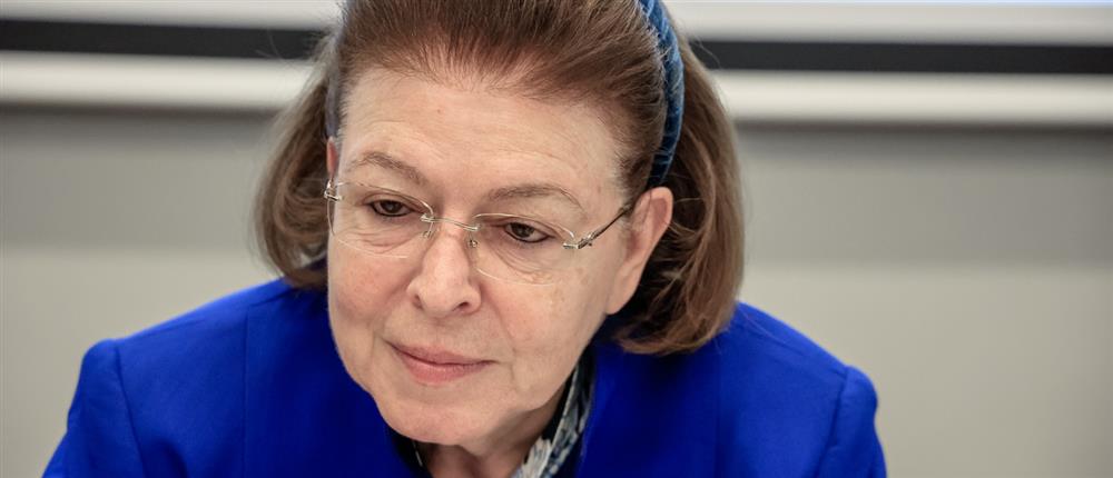 Λίνα Μενδώνη Λίνα Μενδώνη