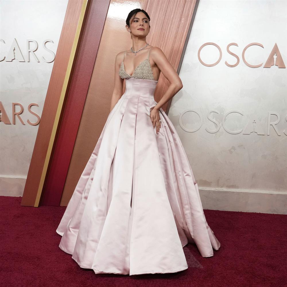 εμφανισεις monica εμφανισεις monica