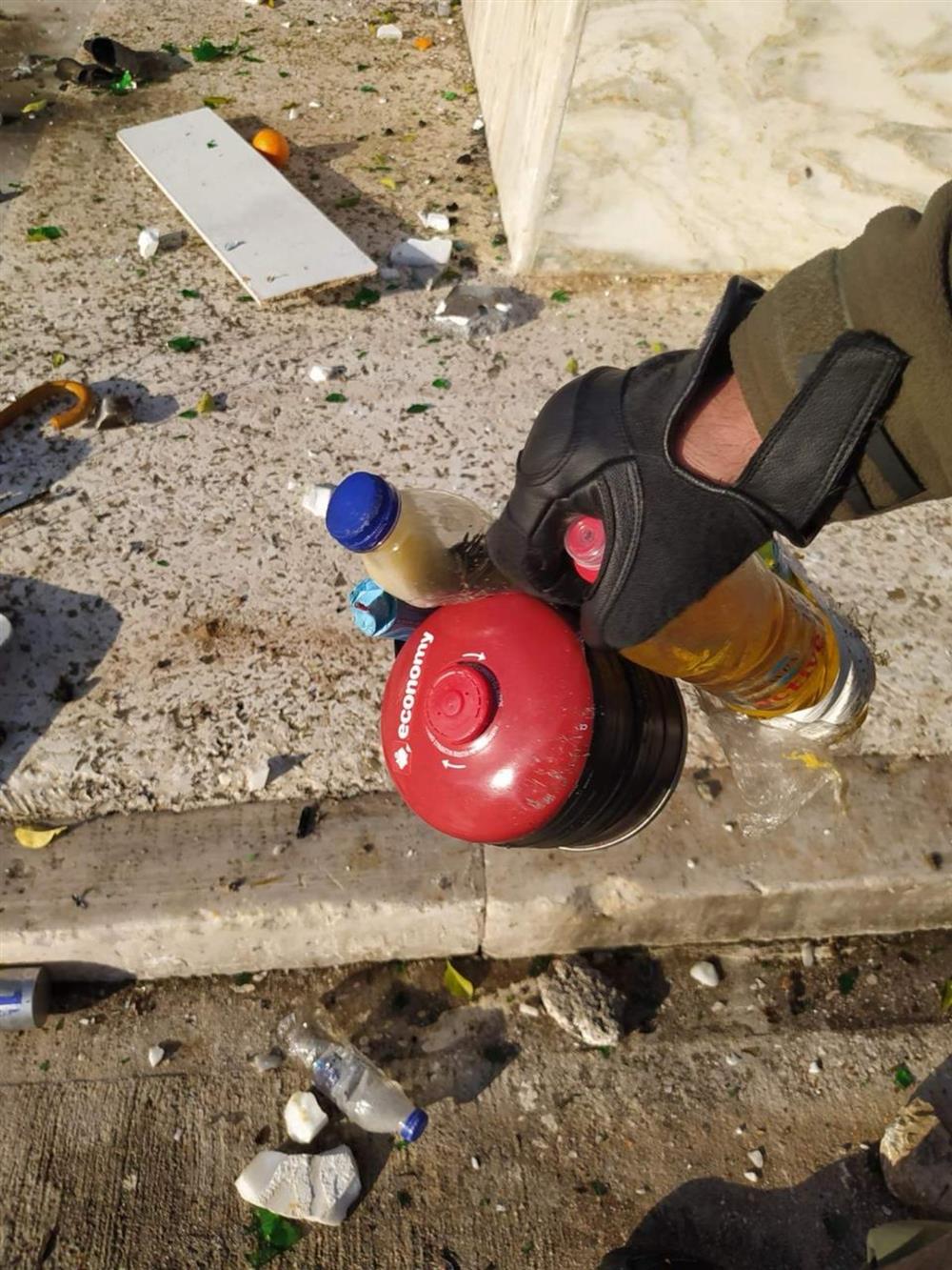 Εμπρηστική βόμβα μολότοφ Εμπρηστική βόμβα μολότοφ