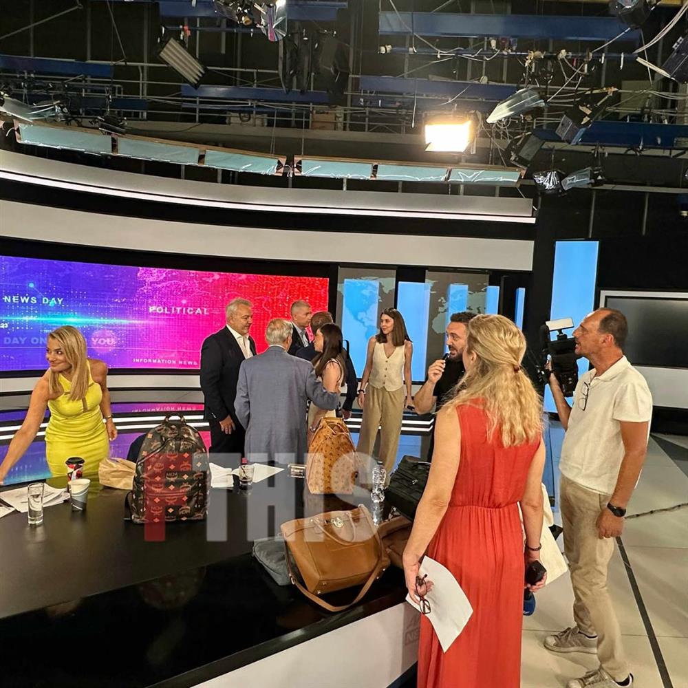 Παρασκηνια Παρασκηνια