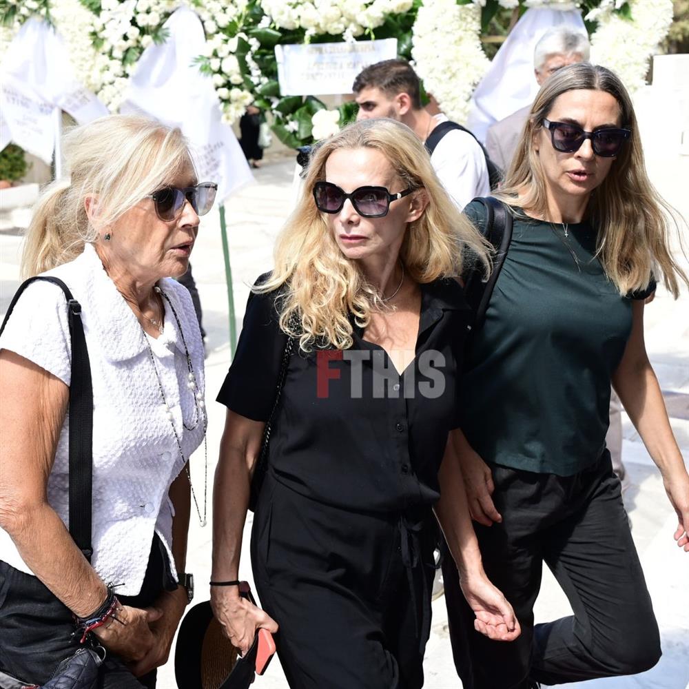 Κηδεία Καρύδη Κηδεία Καρύδη