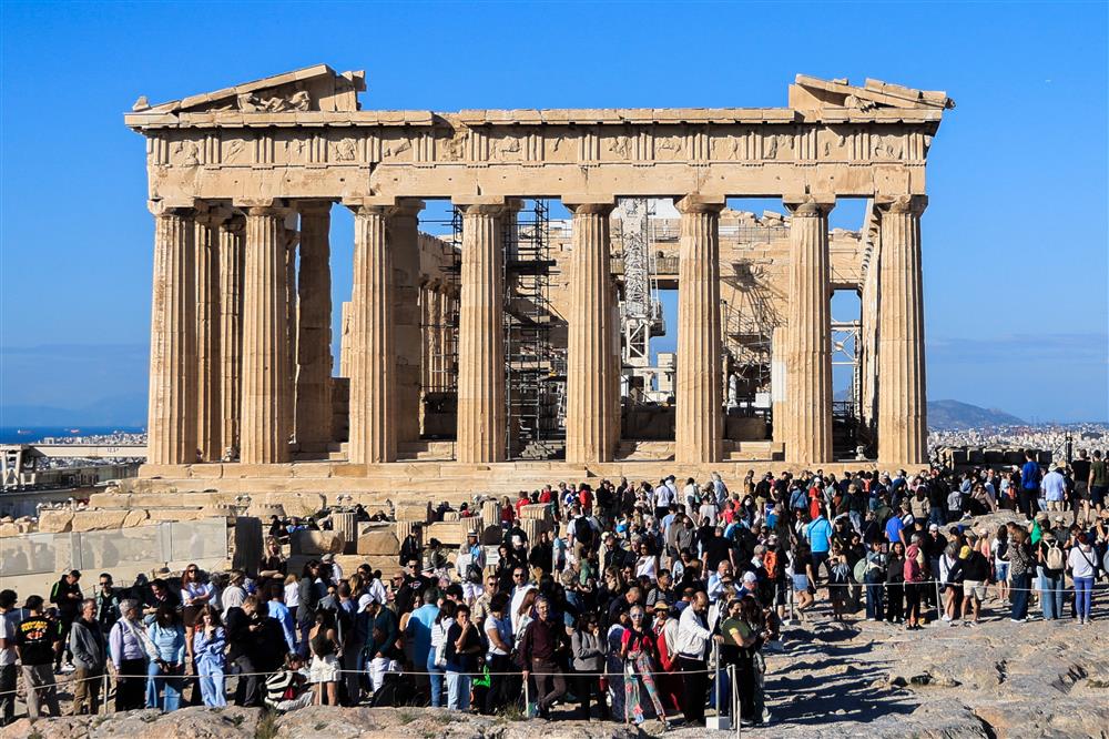 Έπαρση σημαίας - Ακρόπολη