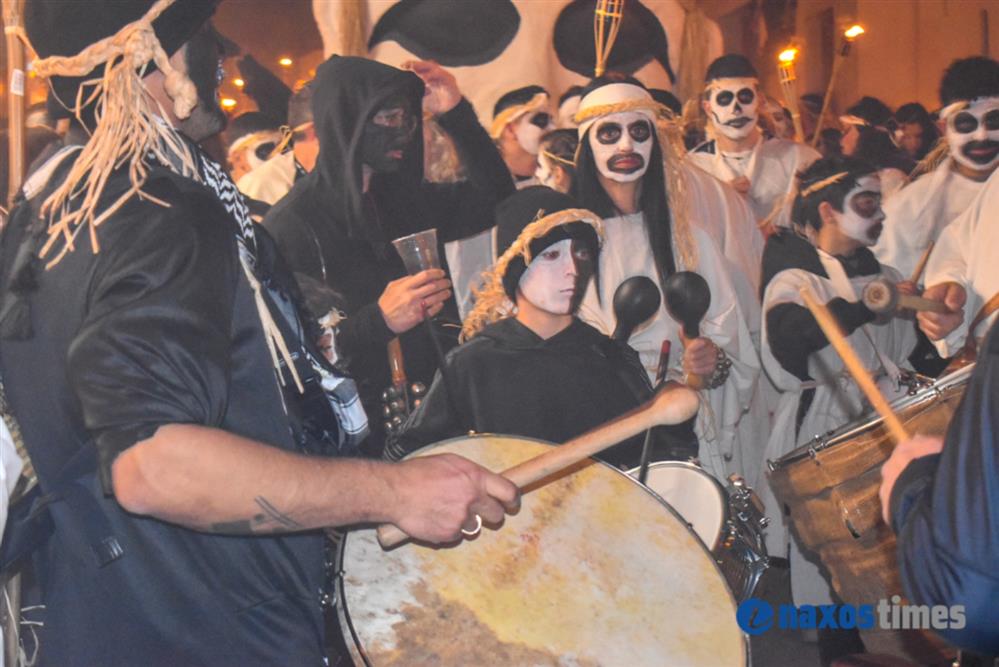 Λαμπαδηφορίες - Νάξος Λαμπαδηφορίες - Νάξος