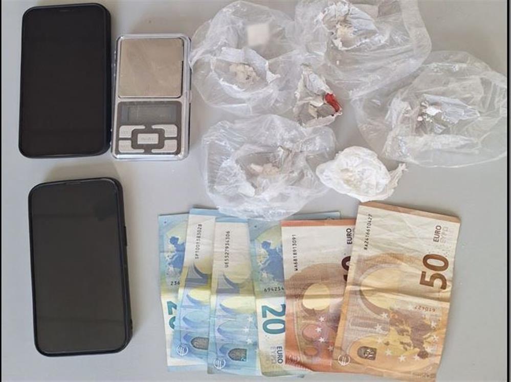 Λαρισα - Κοκαινη - ΕΛ.ΑΣ Λαρισα - Κοκαινη - ΕΛ.ΑΣ