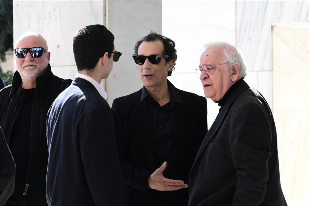 Δημήτρης Κολλάτος - κηδεία Δημήτρης Κολλάτος - κηδεία