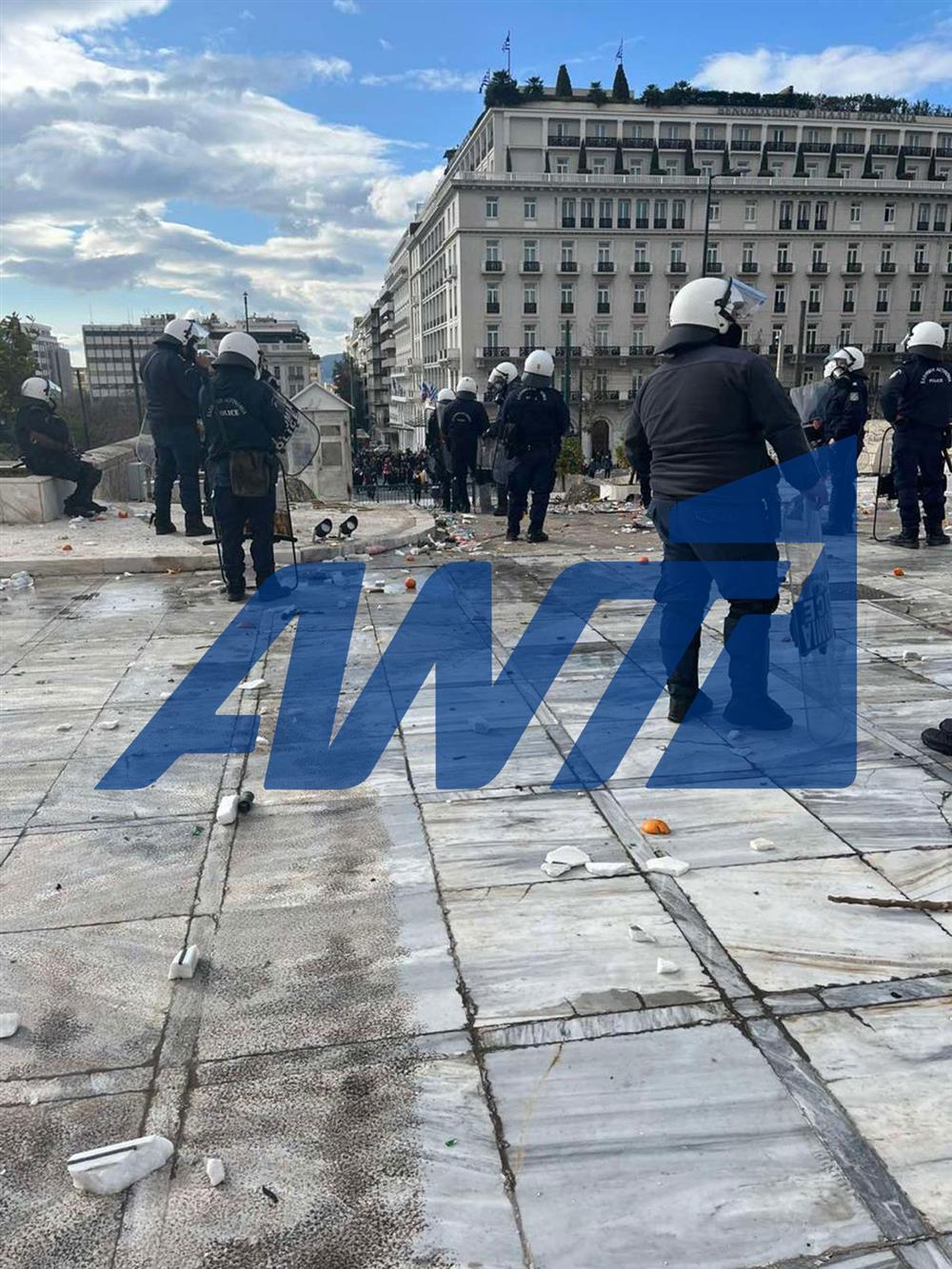 βουλη - καταστροφες - επεισοδια βουλη - καταστροφες - επεισοδια