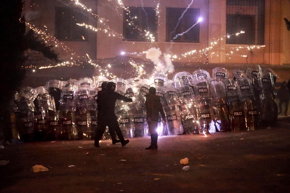 Γεωργία - διαδηλώσεις - γεωργιανή αστυνομία Γεωργία - διαδηλώσεις - γεωργιανή αστυνομία