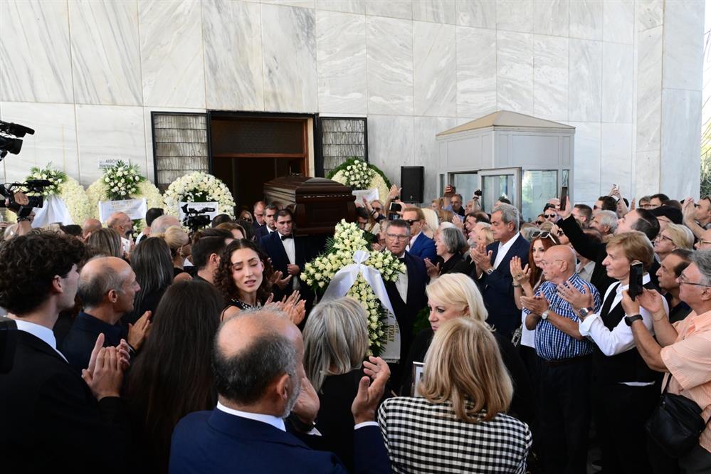 Μίμης Πλέσσας - κηδεία Μίμης Πλέσσας - κηδεία