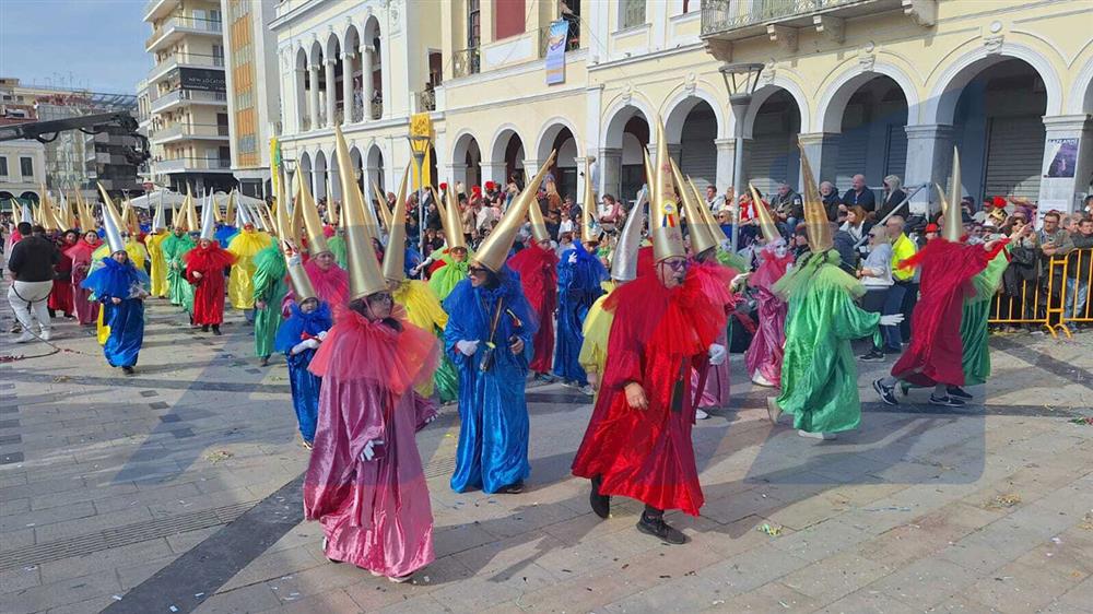 Πατρινό καρναβάλι 2025: Κέφι, εντυπωσιακά άρματα και χιλιάδες κόσμου στην παρέλαση Πατρινό καρναβάλι 2025: Κέφι, εντυπωσιακά άρματα και χιλιάδες κόσμου στην παρέλαση