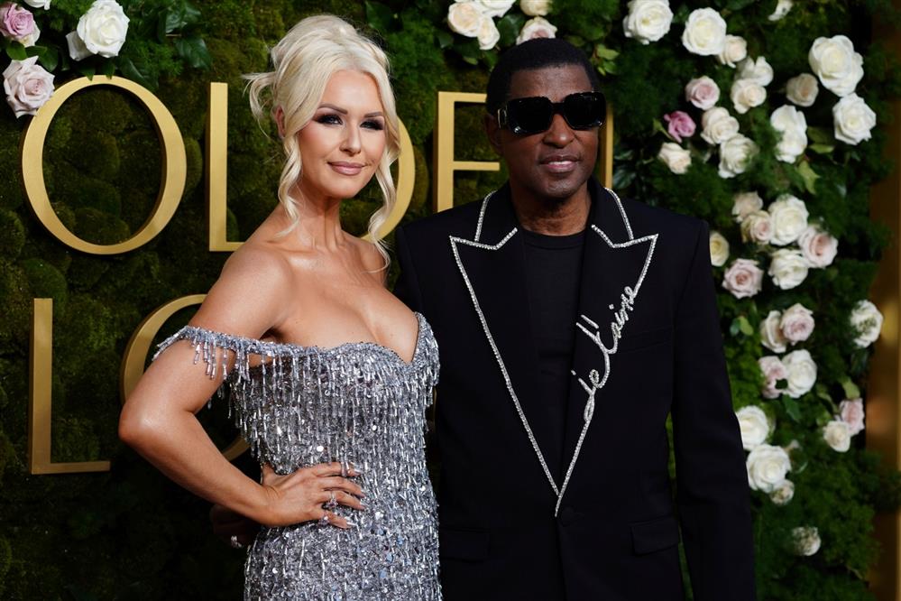 Χρυσές Σφαίρες - κόκκινο χαλί Χρυσές Σφαίρες - κόκκινο χαλί