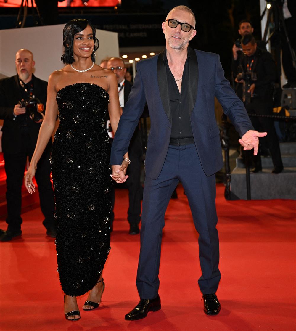 Βενσάν Κασέλ με νέα σύντροφο Βενσάν Κασέλ με νέα σύντροφο