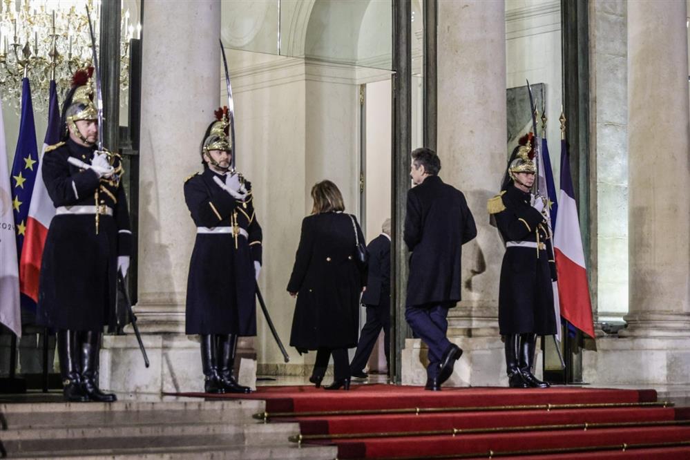 Παναγία των Παρισίων - Σακελλαροπούλου