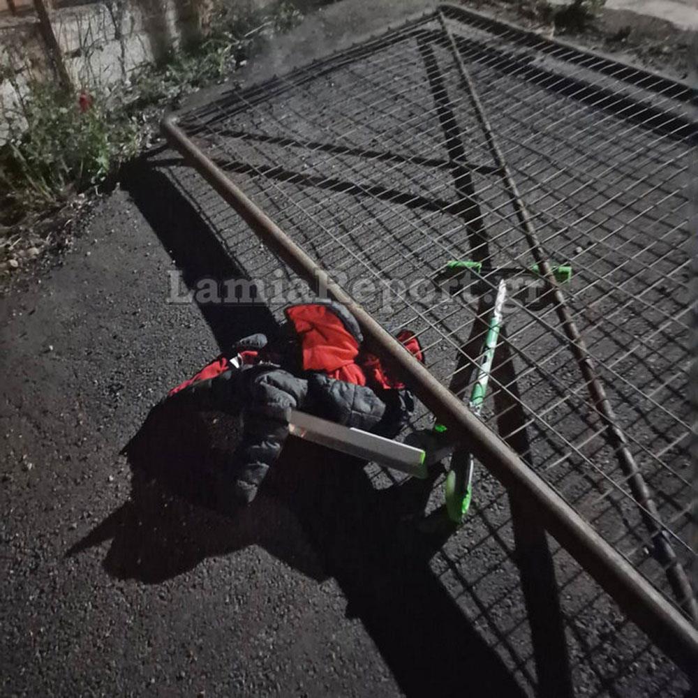 Φθιώτιδα - πόρτα σχολείου - καταπλάκωσε 6χρονο παιδάκι Φθιώτιδα - πόρτα σχολείου - καταπλάκωσε 6χρονο παιδάκι