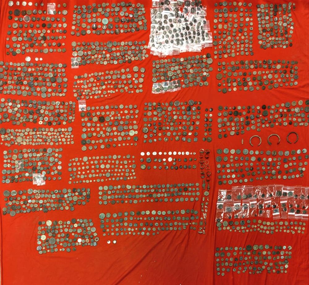 Αρχαία νομίσματα - χρυσά νομίσματα - όπλο - κυνηγετικό όπλο Αρχαία νομίσματα - χρυσά νομίσματα - όπλο - κυνηγετικό όπλο