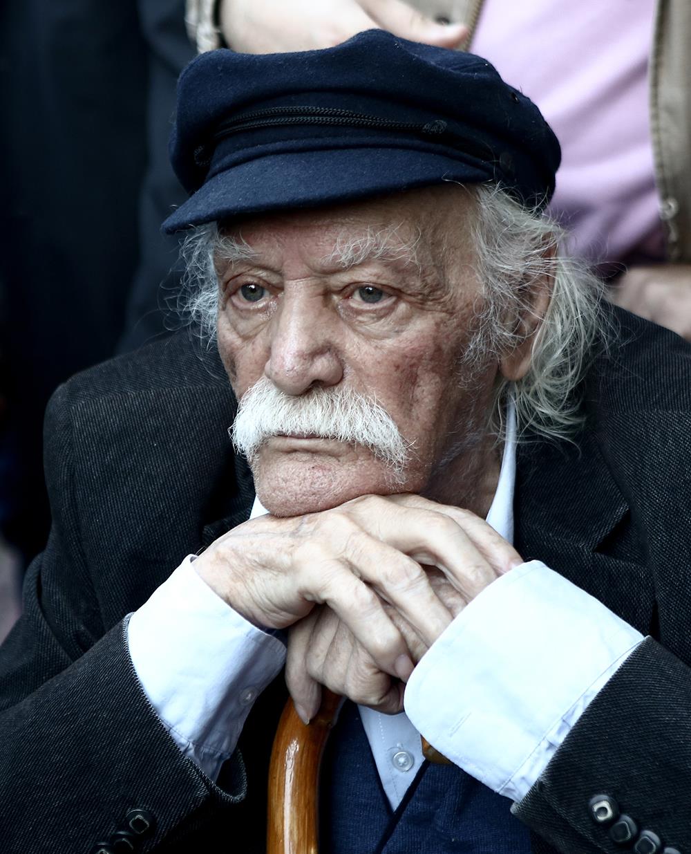 Μανώλης Γλέζος