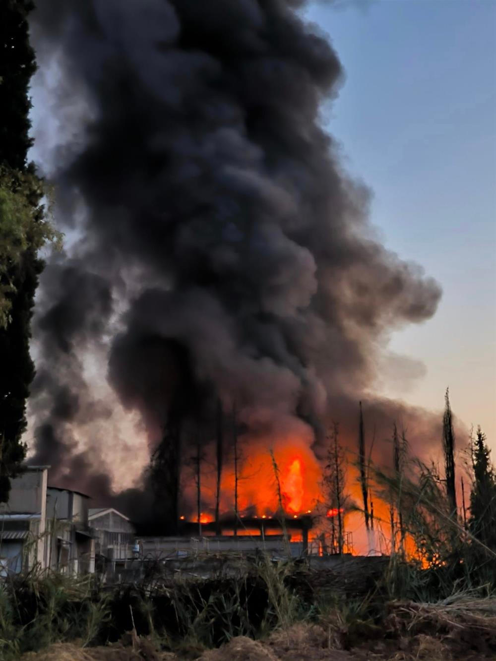 Αχαΐα - εργοστάσιο πλαστικών - φωτιά Αχαΐα - εργοστάσιο πλαστικών - φωτιά