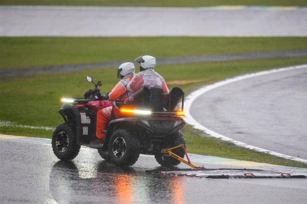 F1 - Πίστα - βροχή F1 - Πίστα - βροχή