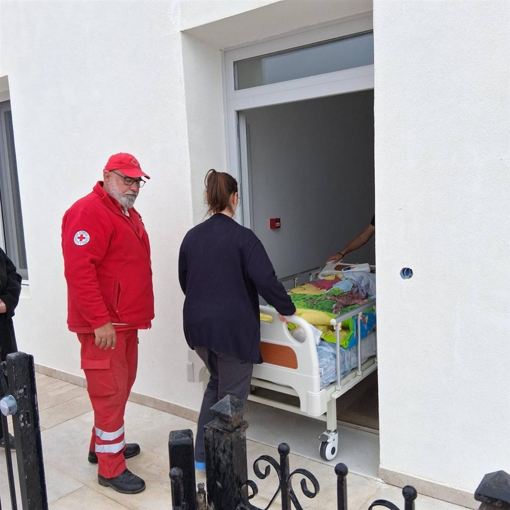 ΕΡΥΘΡΟΣ ΣΤΑΥΡΟΣ - ΑΣΚΗΣΗ ΕΚΚΕΝΩΣΗΣ ΣΤΟ ΓΗΡΟΚΟΜΕΙΟ ΘΗΡΑΣ ΕΡΥΘΡΟΣ ΣΤΑΥΡΟΣ - ΑΣΚΗΣΗ ΕΚΚΕΝΩΣΗΣ ΣΤΟ ΓΗΡΟΚΟΜΕΙΟ ΘΗΡΑΣ