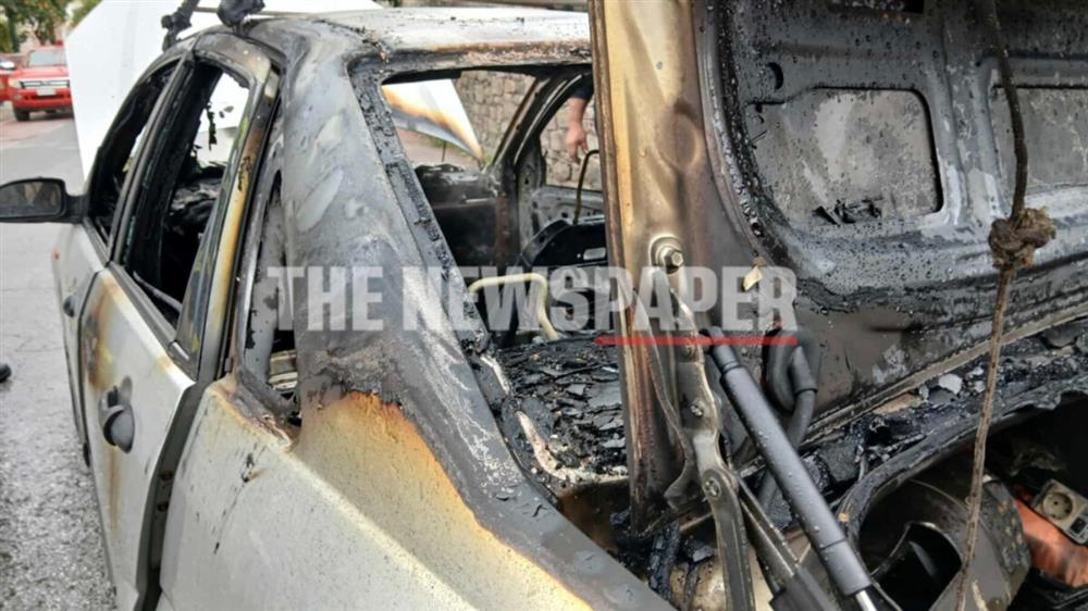 Βόλος - αυτοκίνητο - φωτιά Βόλος - αυτοκίνητο - φωτιά