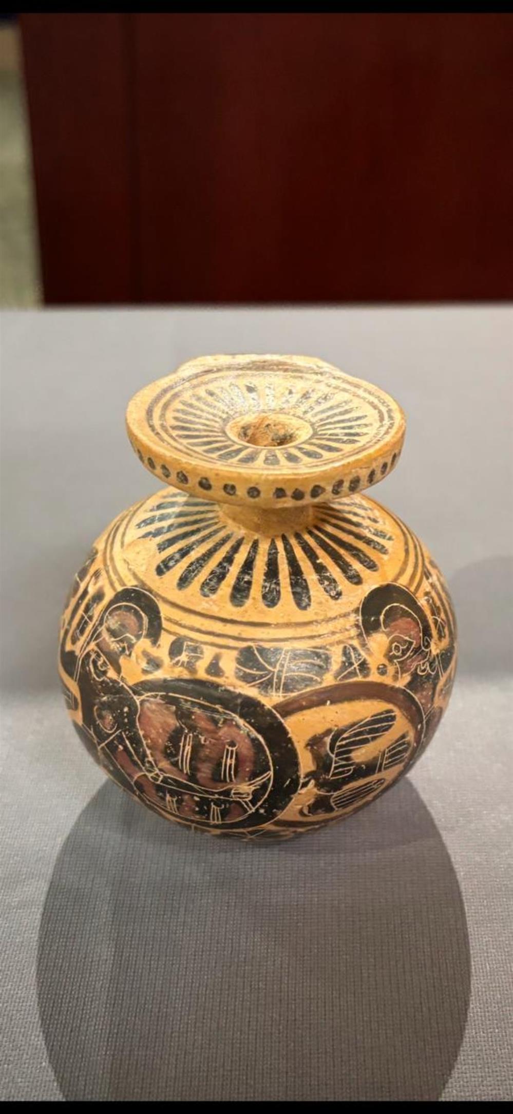 Λίνα Μενδώνη - αρχαία αντικείμενα Λίνα Μενδώνη - αρχαία αντικείμενα