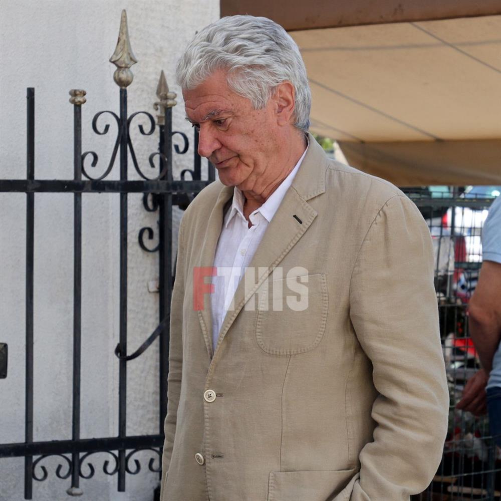 Κηδεία Ντίνου Καρύδη Κηδεία Ντίνου Καρύδη