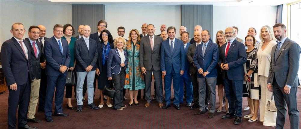 Γιώργος Γεραπετρίτης - Θεσσαλονίκη - Συνάντηση με πρόξενους Γιώργος Γεραπετρίτης - Θεσσαλονίκη - Συνάντηση με πρόξενους