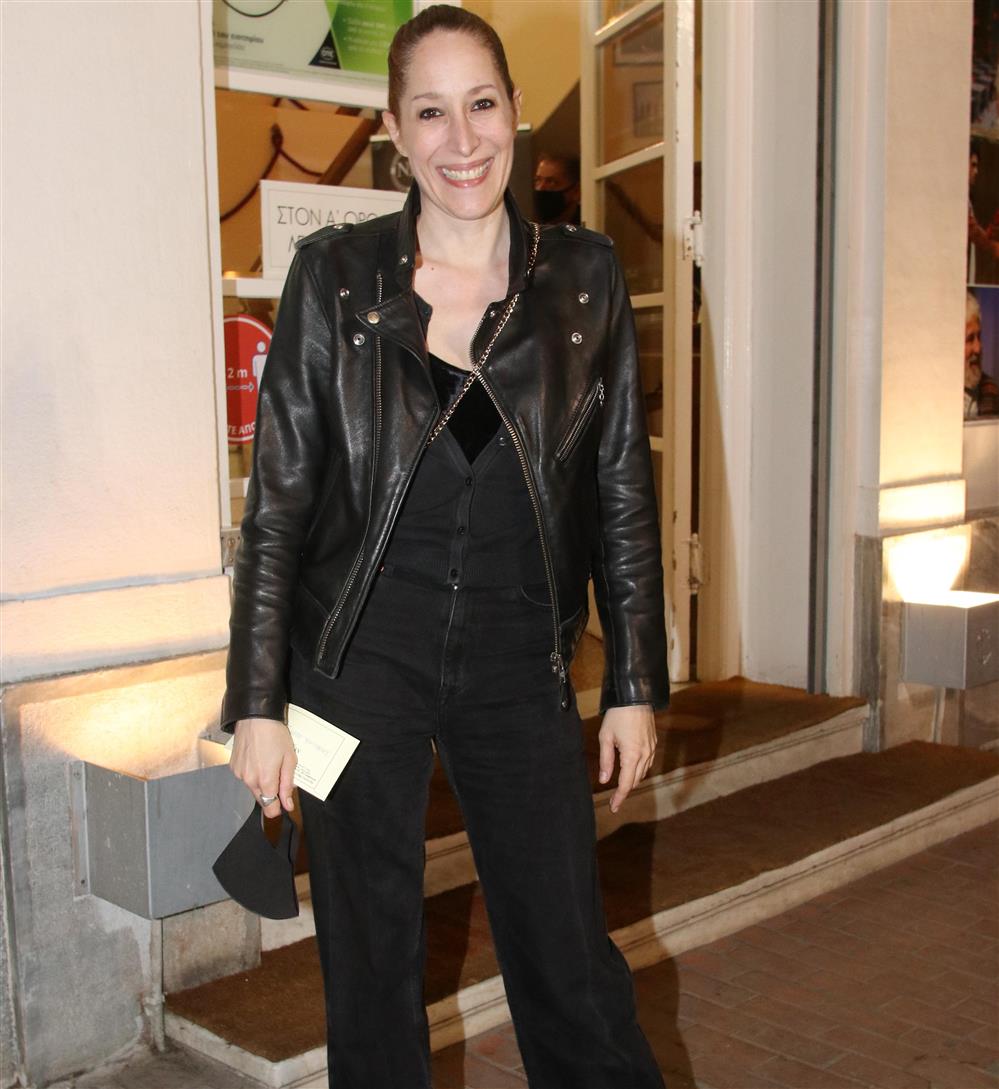 Κόρα Καρβούνη Κόρα Καρβούνη