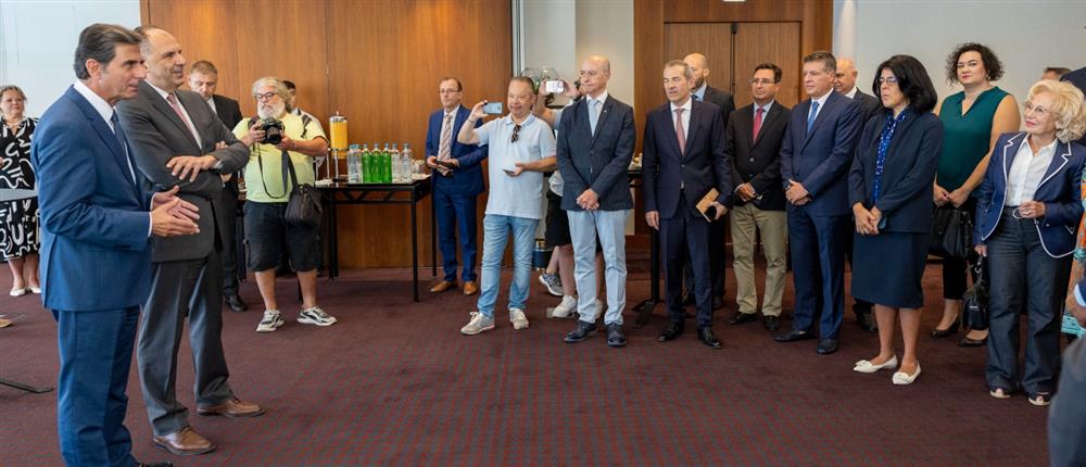 Γιώργος Γεραπετρίτης - Θεσσαλονίκη - Συνάντηση με πρόξενους Γιώργος Γεραπετρίτης - Θεσσαλονίκη - Συνάντηση με πρόξενους