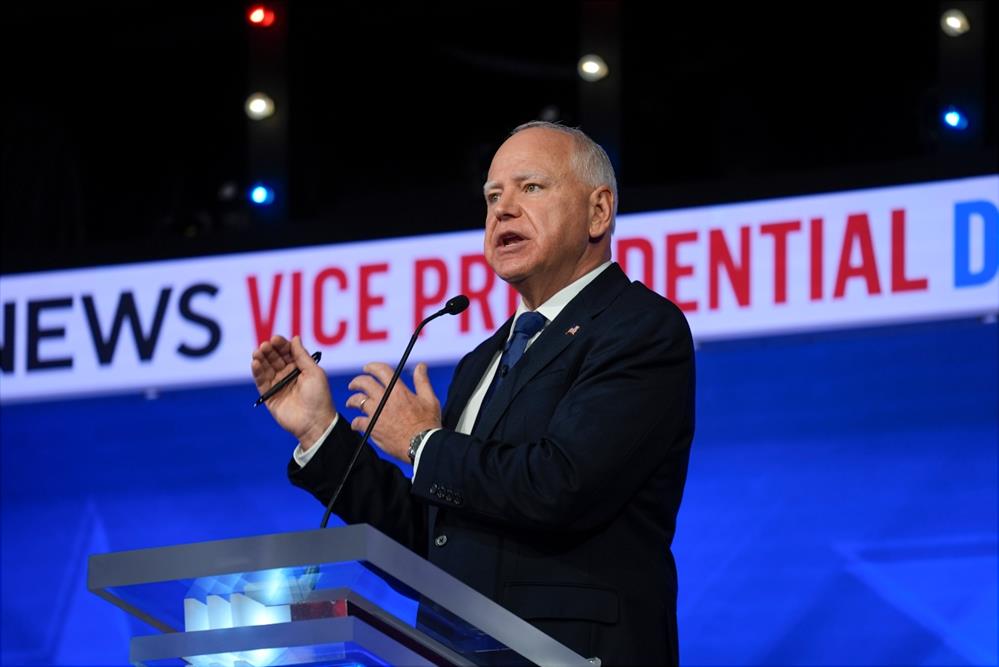 ΗΠΑ - Ντιμπέιτ Αντιπροέδρων - Τζ. Ντ. Βανς - Τιμ Γούολς ΗΠΑ - Ντιμπέιτ Αντιπροέδρων - Τζ. Ντ. Βανς - Τιμ Γούολς