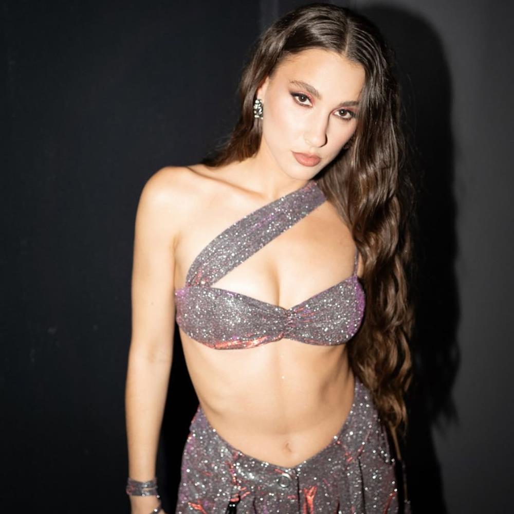 Η Evangelia στο FTHIS: Η Eurovision, το σχόλιο για την "Αστερομάτα" και το ενδεχόμενο γάμου με τον σύντροφό της