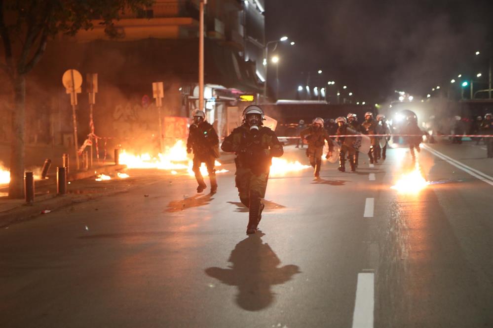 Μολότοφ - ΜΑΤ - επεισόδια Μολότοφ - ΜΑΤ - επεισόδια