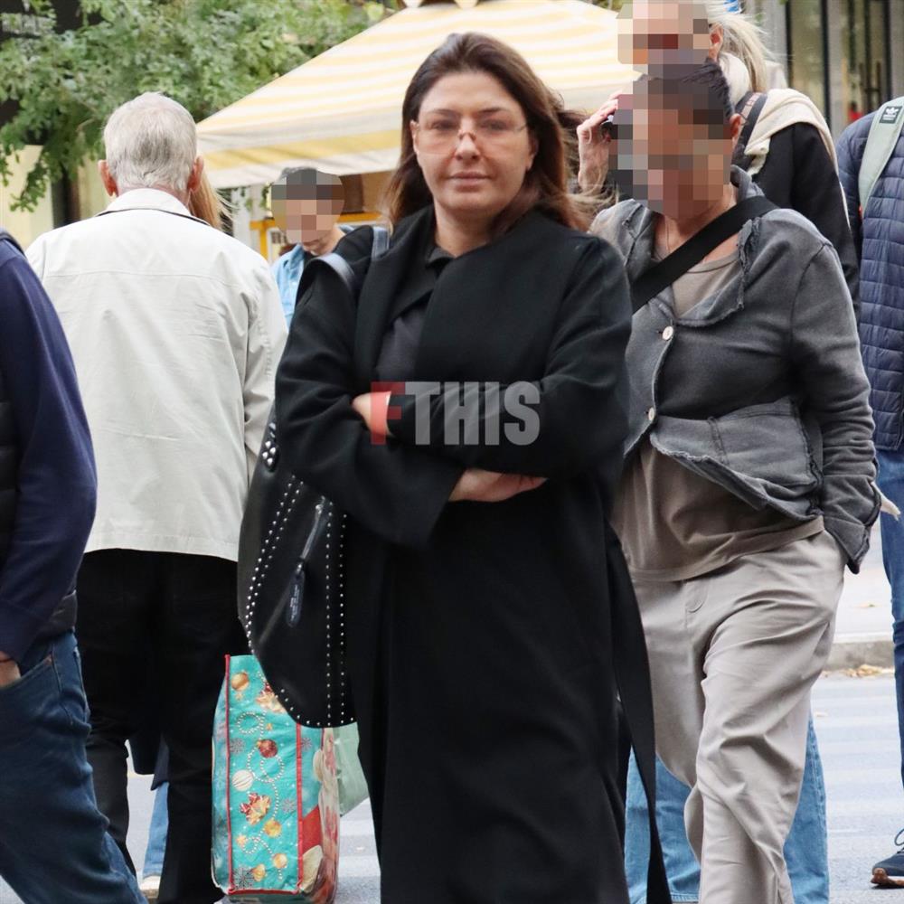 Έλενα Παπαρίζου Έλενα Παπαρίζου