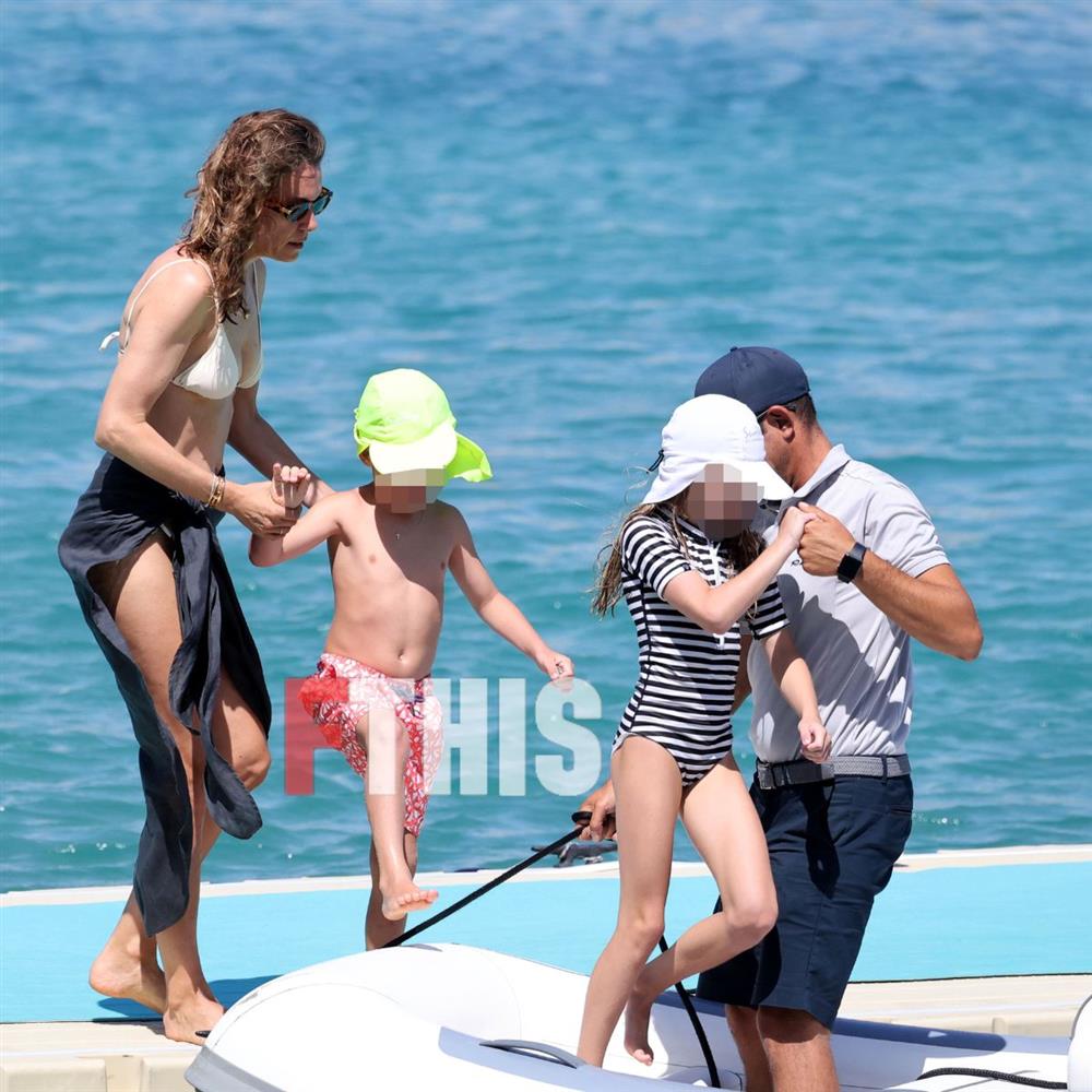 Βίκυ Καγιά - Ηλίας Κρασσάς Βίκυ Καγιά - Ηλίας Κρασσάς