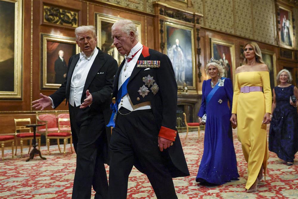 Ντόναλντ Τραμπ Βασιλιάς Κάρολος Ντόναλντ Τραμπ Βασιλιάς Κάρολος