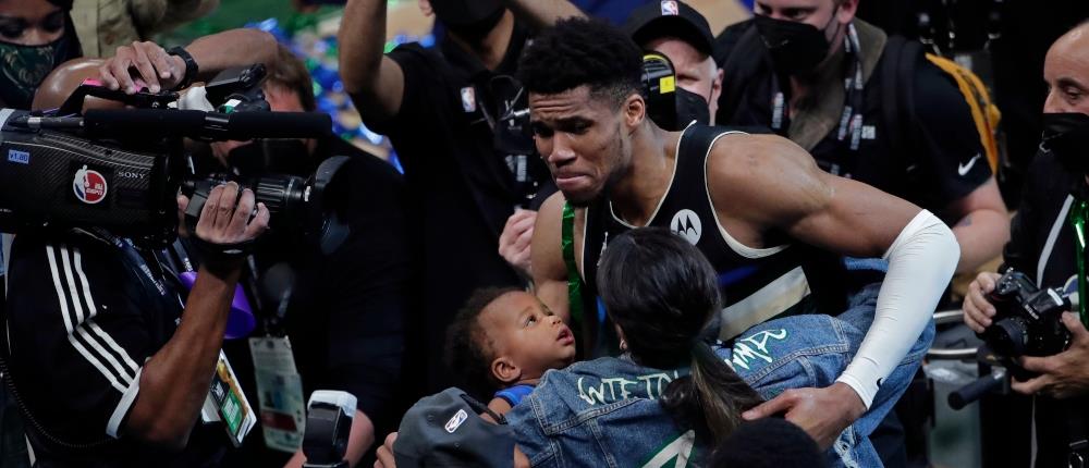 Γιάννης Αντετοκούνμπο - Μπακς Γιάννης Αντετοκούνμπο - Μπακς