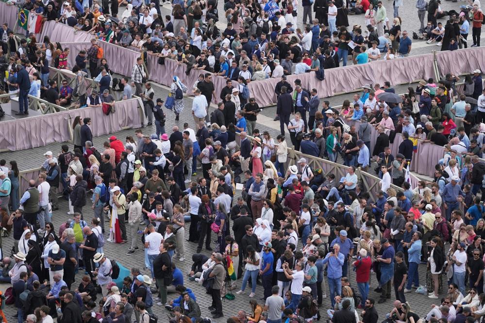 Βατικανό - Κονκλάβιο - Ιταλία - Καπνός Βατικανό - Κονκλάβιο - Ιταλία - Καπνός