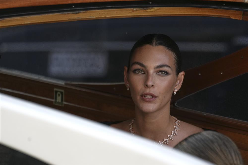 Γάμος Μπέζος - Σάντσεζ Γάμος Μπέζος - Σάντσεζ