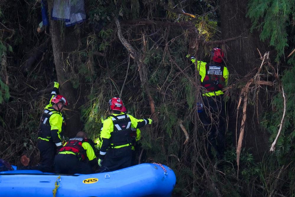 Τέξας - πλημμύρες - έρευνες Τέξας - πλημμύρες - έρευνες