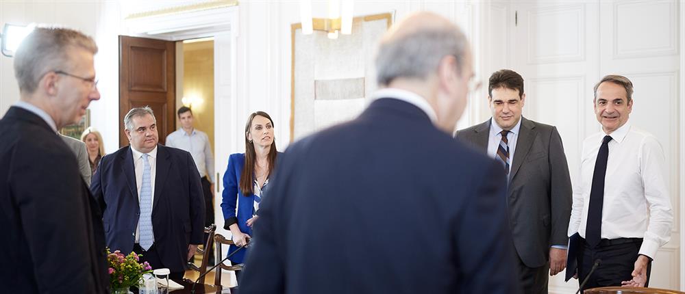 Μητσοτάκης - Δημόσιο Μητσοτάκης - Δημόσιο