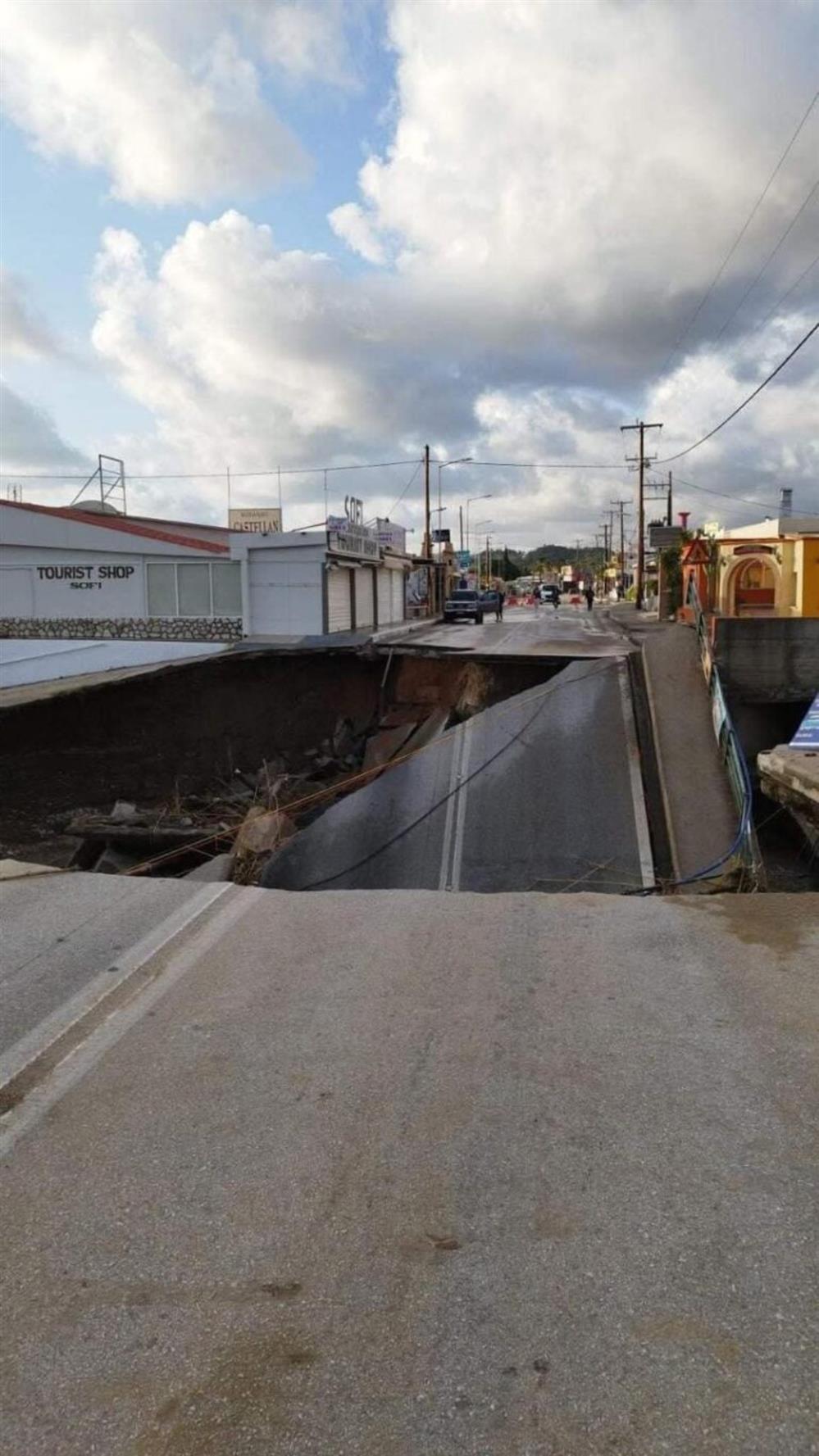 Κακοκαιρία Bora - Ρόδος - Φαληράκι - Κατάρρευση γέφυρας Κακοκαιρία Bora - Ρόδος - Φαληράκι - Κατάρρευση γέφυρας