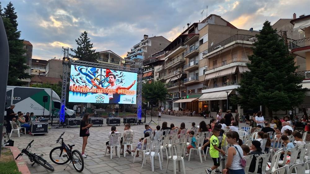 Τεντόγλου - Γρεβενά - γιγαντοοθόνη Τεντόγλου - Γρεβενά - γιγαντοοθόνη
