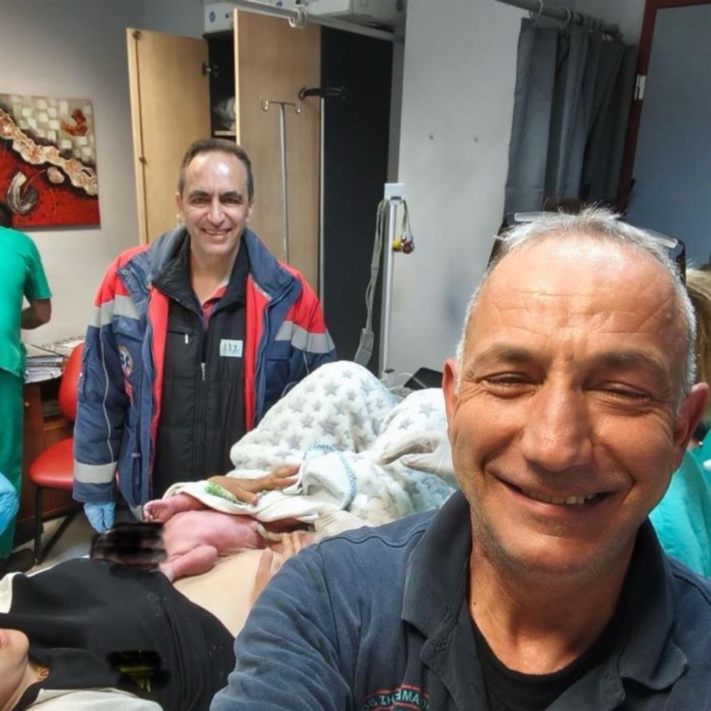 Μωρό - Αρτέμιδα - ασθενοφόρο Μωρό - Αρτέμιδα - ασθενοφόρο