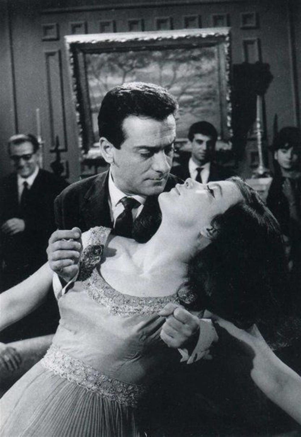 Τζένη Καρέζη - αφιέρωμα