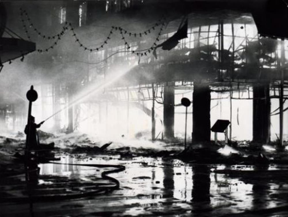 πολυκατάστημα - Μινιόν - Κατράντζος - φωτιά