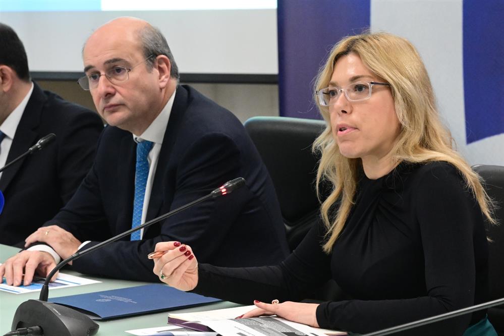 Υπουργείο Οικονομικών - Συνέντευξη - Κωστής Χατζηδάκης Υπουργείο Οικονομικών - Συνέντευξη - Κωστής Χατζηδάκης