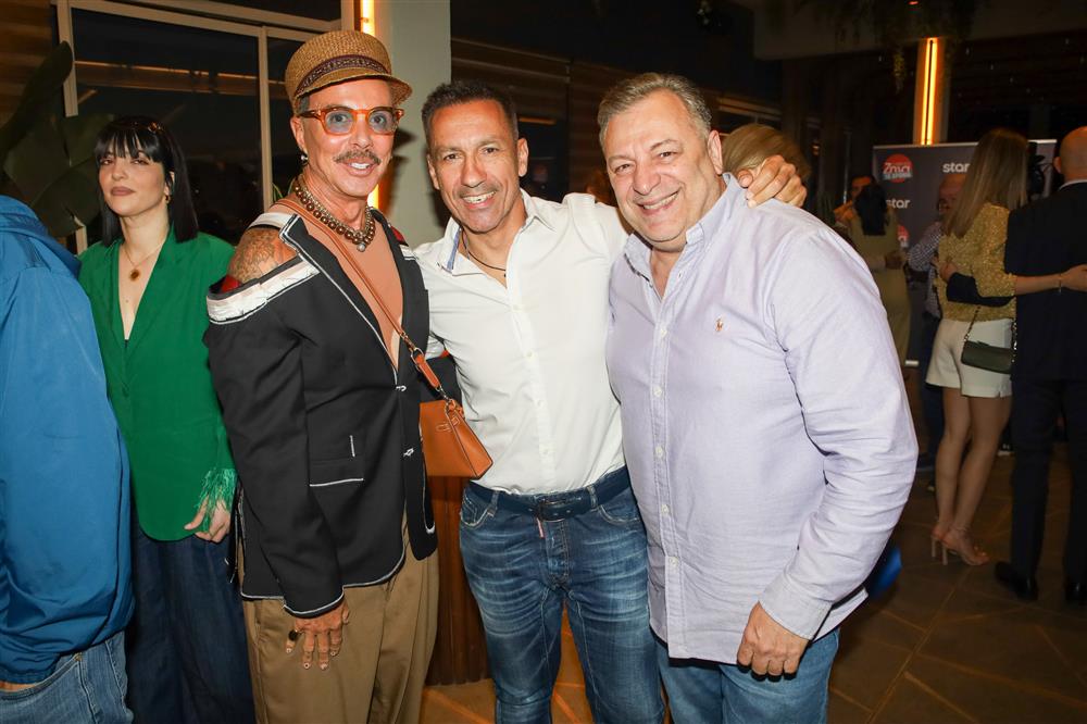 10 χρόνια Ζήνα 10 χρόνια Ζήνα