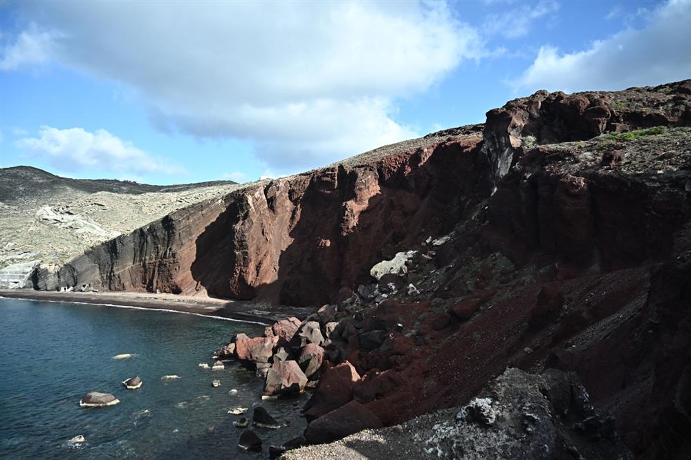 Σαντορίνη - κατολίσθηση - Κόκκινη Παραλία Σαντορίνη - κατολίσθηση - Κόκκινη Παραλία