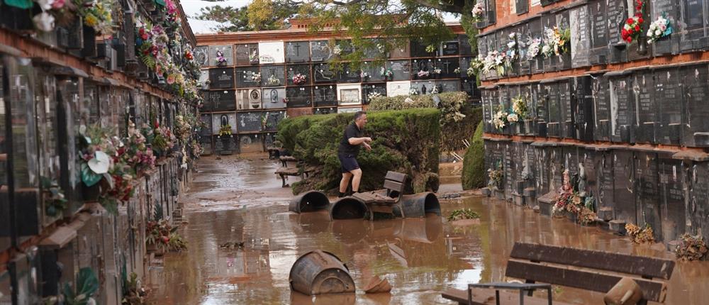 Βαλένθια - πλημμύρες - Ισπανία Βαλένθια - πλημμύρες - Ισπανία