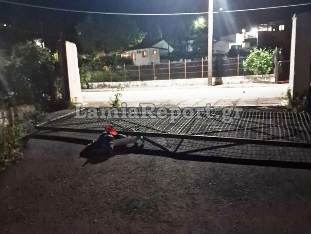 Φθιώτιδα - πόρτα σχολείου - καταπλάκωσε 6χρονο παιδάκι Φθιώτιδα - πόρτα σχολείου - καταπλάκωσε 6χρονο παιδάκι