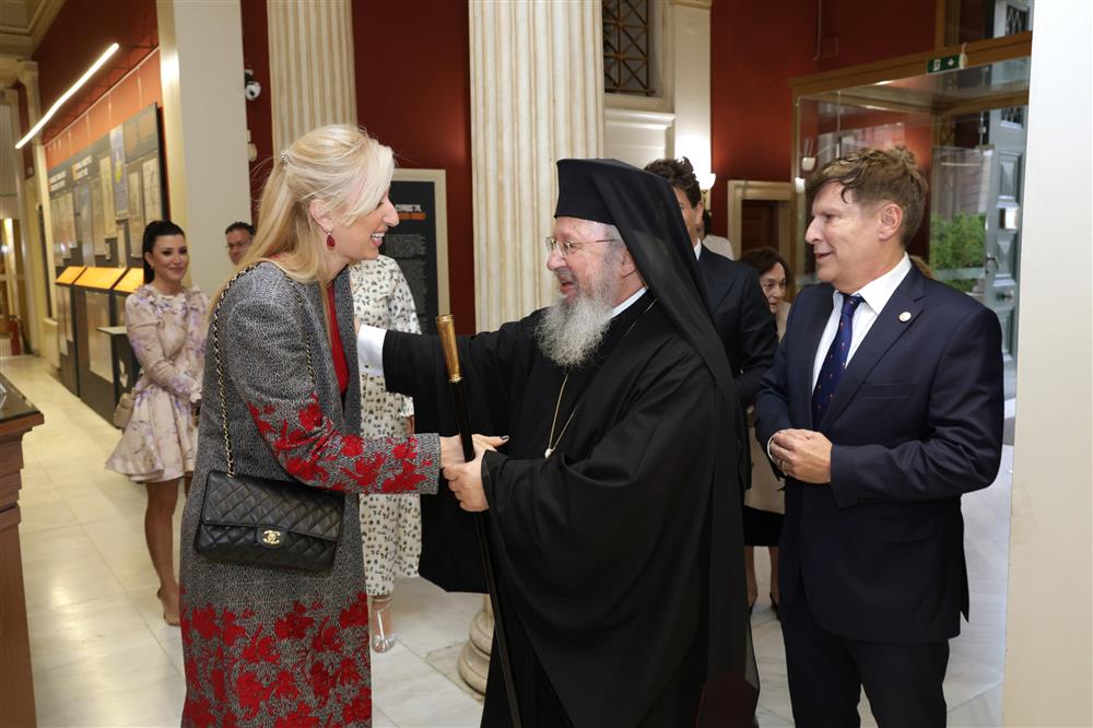 Έλενα Ντάβλα